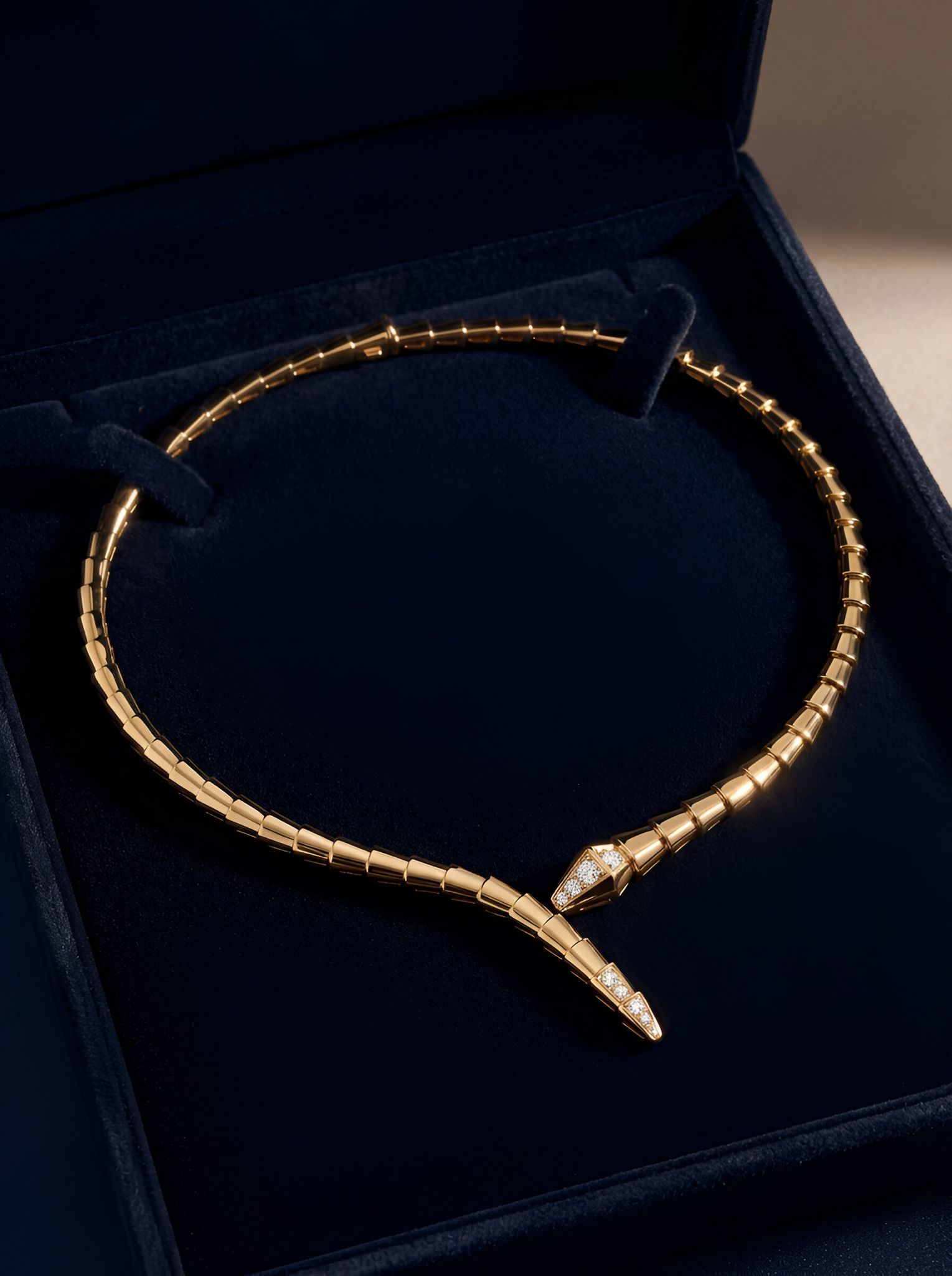 Taşlı Yılan Kolye